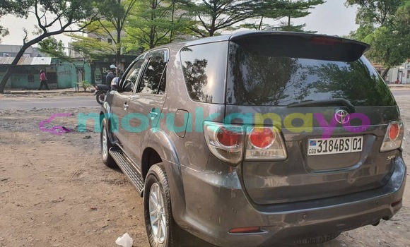 Acheter Neuf Voiture Toyota Fortuner Marron à Kinshasa, Kinshasa Acheter Neuf Voiture Toyota Fortuner Marron à Kinshasa, Kinshasa