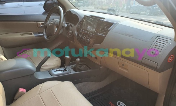 Acheter Neuf Voiture Toyota Fortuner Marron à Kinshasa, Kinshasa Acheter Neuf Voiture Toyota Fortuner Marron à Kinshasa, Kinshasa