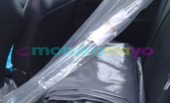 Acheter Neuf Voiture Toyota Hilux Blanc à Kinshasa, Kinshasa Acheter Neuf Voiture Toyota Hilux Blanc à Kinshasa, Kinshasa