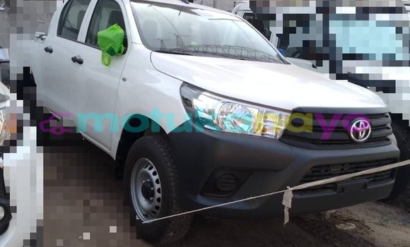 Acheter Neuf Voiture Toyota Hilux Blanc à Kinshasa, Kinshasa Acheter Neuf Voiture Toyota Hilux Blanc à Kinshasa, Kinshasa