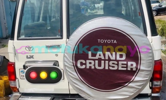 Acheter Occasion Voiture Toyota Land Cruiser Blanc à Kinshasa, Kinshasa Acheter Occasion Voiture Toyota Land Cruiser Blanc à Kinshasa, Kinshasa