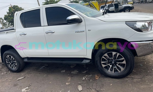 Acheter Occasion Voiture Toyota Hilux Blanc à Kinshasa, Kinshasa Acheter Occasion Voiture Toyota Hilux Blanc à Kinshasa, Kinshasa