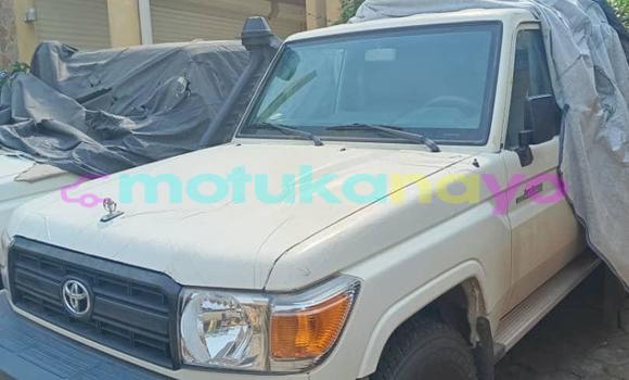 Acheter Occasion Voiture Toyota Land Cruiser Blanc à Kinshasa, Kinshasa Acheter Occasion Voiture Toyota Land Cruiser Blanc à Kinshasa, Kinshasa