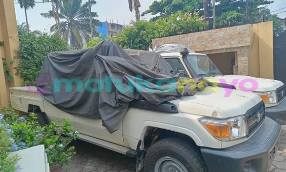 Acheter Occasion Voiture Toyota Land Cruiser Blanc à Kinshasa, Kinshasa Acheter Occasion Voiture Toyota Land Cruiser Blanc à Kinshasa, Kinshasa