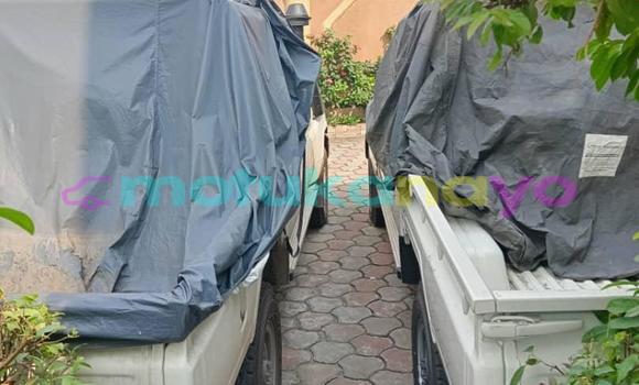 Acheter Occasion Voiture Toyota Land Cruiser Blanc à Kinshasa, Kinshasa Acheter Occasion Voiture Toyota Land Cruiser Blanc à Kinshasa, Kinshasa