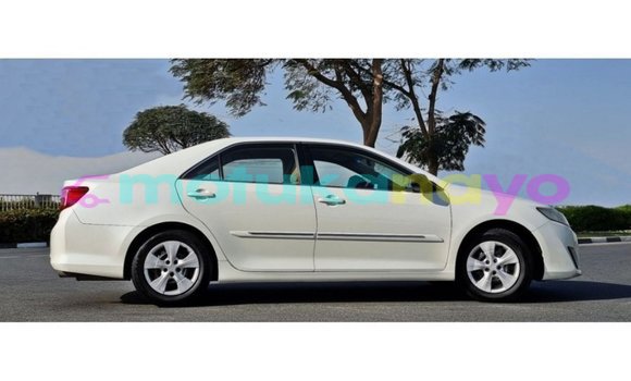 Buy Import Toyota Camry White Car in Import - Dubai in Bandundu Buy Import Toyota Camry White Car in Import - Dubai in Bandundu