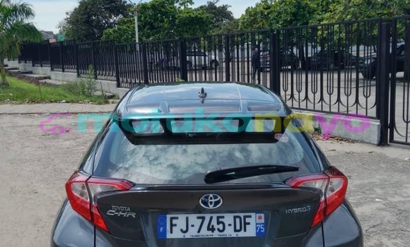Acheter Occasion Voiture Toyota C-HR Gris à Kinshasa, Kinshasa Acheter Occasion Voiture Toyota C-HR Gris à Kinshasa, Kinshasa