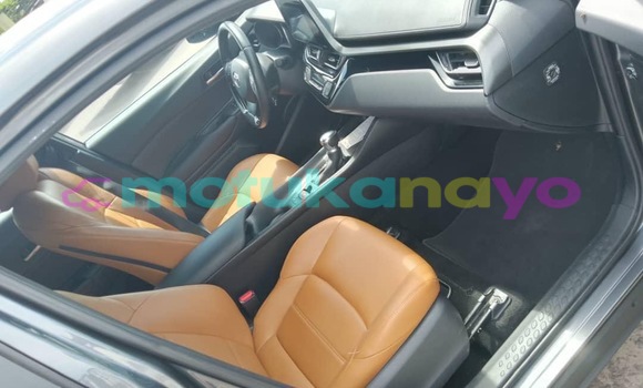 Acheter Occasion Voiture Toyota C-HR Gris à Kinshasa, Kinshasa Acheter Occasion Voiture Toyota C-HR Gris à Kinshasa, Kinshasa