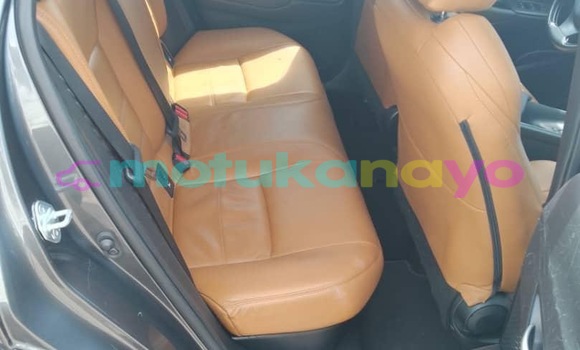 Acheter Occasion Voiture Toyota C-HR Gris à Kinshasa, Kinshasa Acheter Occasion Voiture Toyota C-HR Gris à Kinshasa, Kinshasa