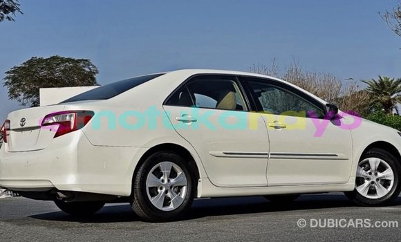 Buy Import Toyota Camry White Car in Import - Dubai in Bandundu Buy Import Toyota Camry White Car in Import - Dubai in Bandundu