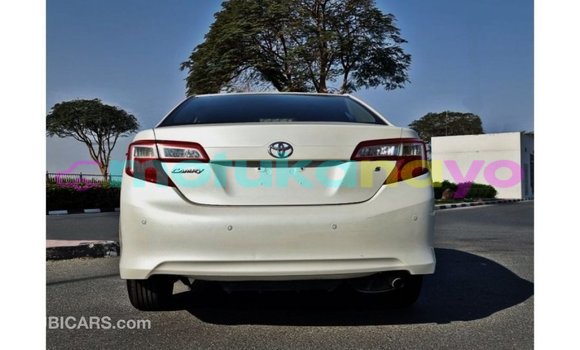 Buy Import Toyota Camry White Car in Import - Dubai in Bandundu Buy Import Toyota Camry White Car in Import - Dubai in Bandundu