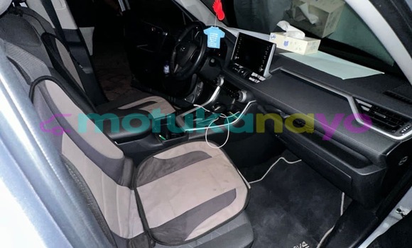 Acheter Neuf Voiture Toyota RAV4 Gris à Kinshasa, Kinshasa Acheter Neuf Voiture Toyota RAV4 Gris à Kinshasa, Kinshasa