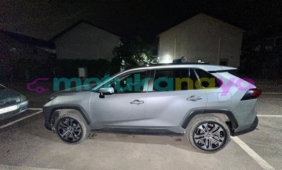 Acheter Neuf Voiture Toyota RAV4 Gris à Kinshasa, Kinshasa Acheter Neuf Voiture Toyota RAV4 Gris à Kinshasa, Kinshasa