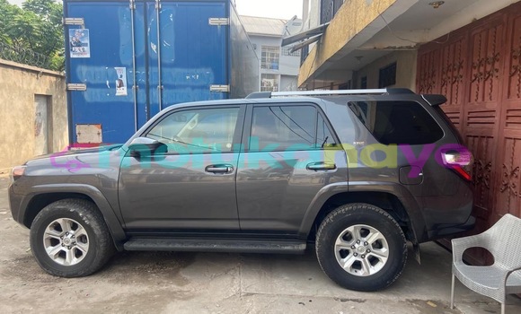 Acheter Occasion Voiture Toyota 4Runner Vert à Kinshasa, Kinshasa Acheter Occasion Voiture Toyota 4Runner Vert à Kinshasa, Kinshasa