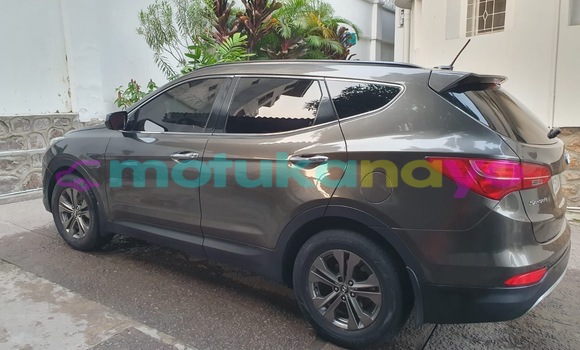 Acheter Occasion Voiture Hyundai Santa Fe Gris à Kinshasa, Kinshasa Acheter Occasion Voiture Hyundai Santa Fe Gris à Kinshasa, Kinshasa