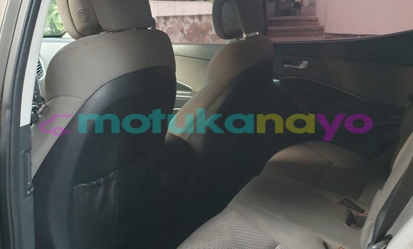 Acheter Occasion Voiture Hyundai Santa Fe Gris à Kinshasa, Kinshasa Acheter Occasion Voiture Hyundai Santa Fe Gris à Kinshasa, Kinshasa