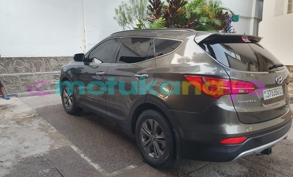Acheter Occasion Voiture Hyundai Santa Fe Gris à Kinshasa, Kinshasa Acheter Occasion Voiture Hyundai Santa Fe Gris à Kinshasa, Kinshasa