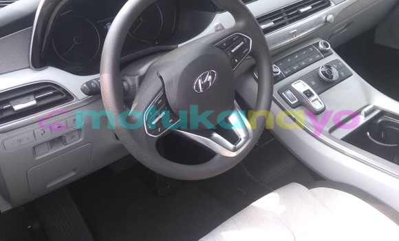 Acheter Neuf Voiture Hyundai XG Noir à Kinshasa, Kinshasa Acheter Neuf Voiture Hyundai XG Noir à Kinshasa, Kinshasa