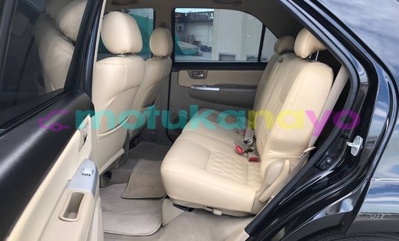 Acheter Neuf Voiture Toyota Fortuner Noir à Kinshasa, Kinshasa Acheter Neuf Voiture Toyota Fortuner Noir à Kinshasa, Kinshasa