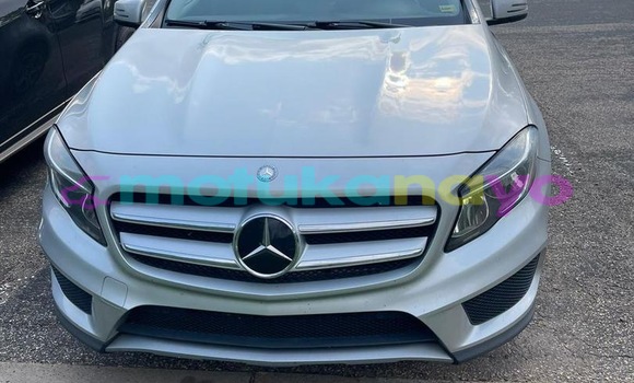 Acheter Neuf Voiture Mercedes-Benz GLA-klasse Blanc à Kinshasa, Kinshasa Acheter Neuf Voiture Mercedes-Benz GLA-klasse Blanc à Kinshasa, Kinshasa