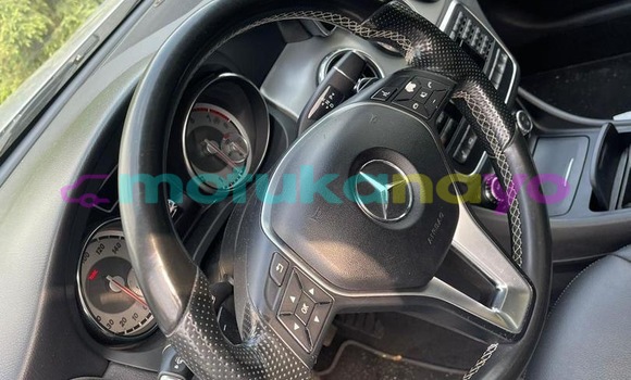 Acheter Neuf Voiture Mercedes-Benz GLA-klasse Blanc à Kinshasa, Kinshasa Acheter Neuf Voiture Mercedes-Benz GLA-klasse Blanc à Kinshasa, Kinshasa