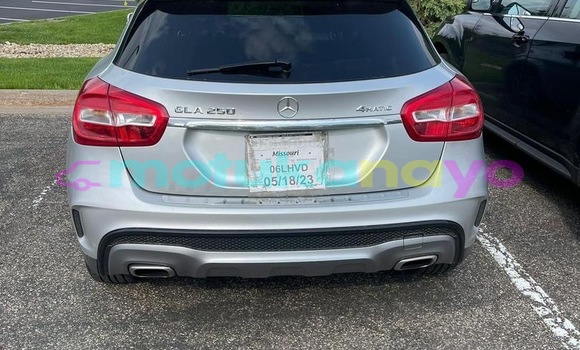 Acheter Neuf Voiture Mercedes-Benz GLA-klasse Blanc à Kinshasa, Kinshasa Acheter Neuf Voiture Mercedes-Benz GLA-klasse Blanc à Kinshasa, Kinshasa