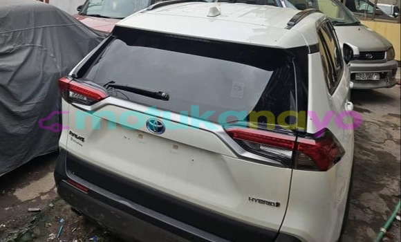 Acheter Occasion Voiture Toyota RAV 4 Blanc à Kinshasa, Kinshasa Acheter Occasion Voiture Toyota RAV 4 Blanc à Kinshasa, Kinshasa