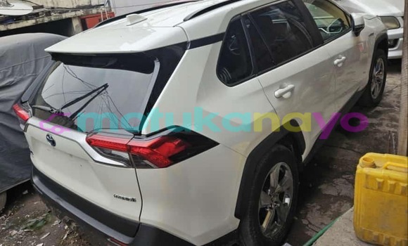 Acheter Occasion Voiture Toyota RAV 4 Blanc à Kinshasa, Kinshasa Acheter Occasion Voiture Toyota RAV 4 Blanc à Kinshasa, Kinshasa