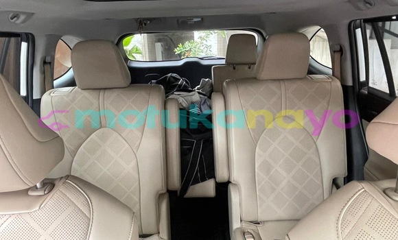 Buy New Toyota Highlander White Car in Kinshasa in Kinshasa Buy New Toyota Highlander White Car in Kinshasa in Kinshasa