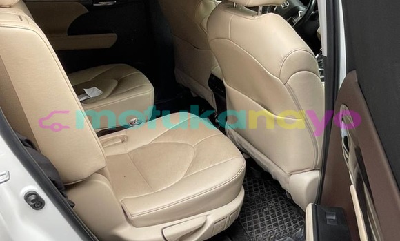 Buy New Toyota Highlander White Car in Kinshasa in Kinshasa Buy New Toyota Highlander White Car in Kinshasa in Kinshasa