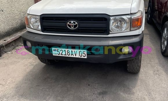 Acheter Occasion Voiture Toyota Land Cruiser Blanc à Kinshasa, Kinshasa Acheter Occasion Voiture Toyota Land Cruiser Blanc à Kinshasa, Kinshasa