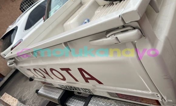 Acheter Occasion Voiture Toyota Land Cruiser Blanc à Kinshasa, Kinshasa Acheter Occasion Voiture Toyota Land Cruiser Blanc à Kinshasa, Kinshasa