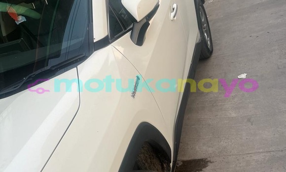 Acheter Occasion Voiture Toyota RAV4 Blanc à Kinshasa, Kinshasa Acheter Occasion Voiture Toyota RAV4 Blanc à Kinshasa, Kinshasa