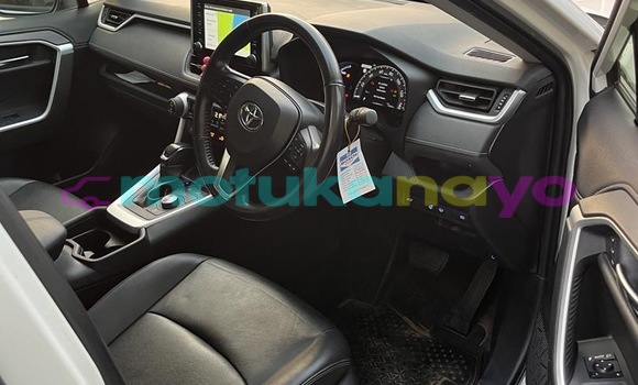 Acheter Occasion Voiture Toyota RAV4 Blanc à Kinshasa, Kinshasa Acheter Occasion Voiture Toyota RAV4 Blanc à Kinshasa, Kinshasa