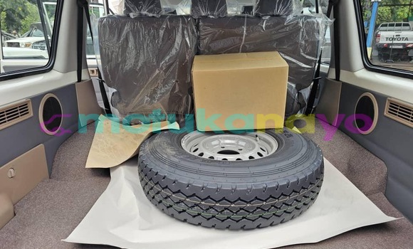 Acheter Occasion Voiture Toyota Land Cruiser Blanc à Kinshasa, Kinshasa Acheter Occasion Voiture Toyota Land Cruiser Blanc à Kinshasa, Kinshasa