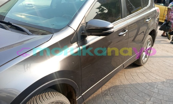Acheter Occasion Voiture Toyota RAV4 Gris à Kinshasa, Kinshasa Acheter Occasion Voiture Toyota RAV4 Gris à Kinshasa, Kinshasa