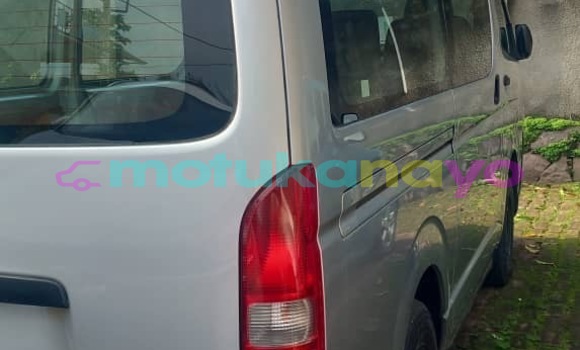 Acheter Occasion Voiture Toyota Hiace Gris à Kinshasa, Kinshasa Acheter Occasion Voiture Toyota Hiace Gris à Kinshasa, Kinshasa