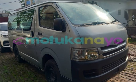 Acheter Occasion Voiture Toyota Hiace Gris à Kinshasa, Kinshasa Acheter Occasion Voiture Toyota Hiace Gris à Kinshasa, Kinshasa