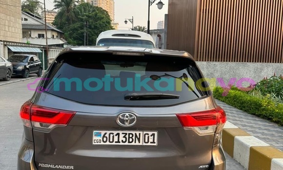 Acheter Occasion Voiture Toyota Highlander Gris à Kinshasa, Kinshasa Acheter Occasion Voiture Toyota Highlander Gris à Kinshasa, Kinshasa