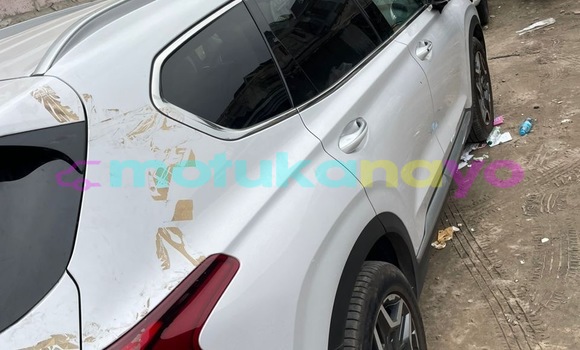 Acheter Occasion Voiture Hyundai Santa Fe Blanc à Kinshasa, Kinshasa Acheter Occasion Voiture Hyundai Santa Fe Blanc à Kinshasa, Kinshasa