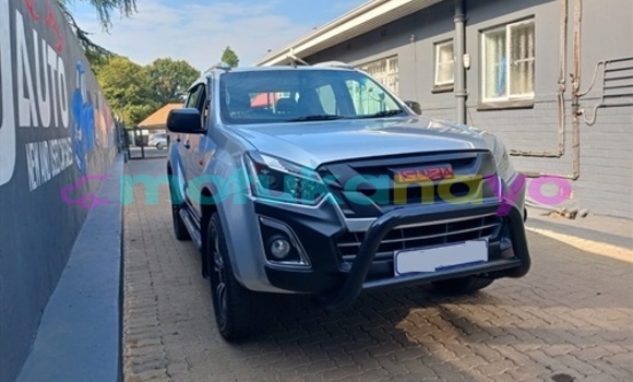 Buy Used Isuzu D-Max White Car in Kinshasa in Kinshasa Buy Used Isuzu D-Max White Car in Kinshasa in Kinshasa