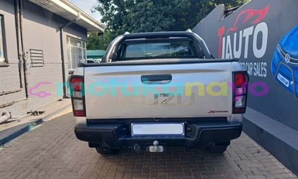 Buy Used Isuzu D-Max White Car in Kinshasa in Kinshasa Buy Used Isuzu D-Max White Car in Kinshasa in Kinshasa