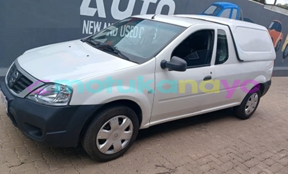 Buy Used Nissan NP 300 White Car in Kinshasa in Kinshasa Buy Used Nissan NP 300 White Car in Kinshasa in Kinshasa
