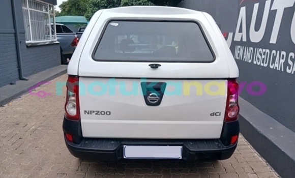 Buy Used Nissan NP 300 White Car in Kinshasa in Kinshasa Buy Used Nissan NP 300 White Car in Kinshasa in Kinshasa