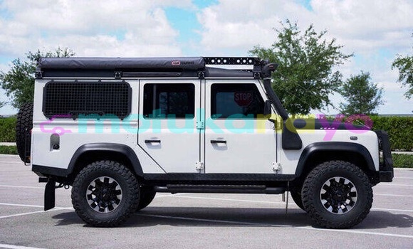 Buy Used Land Rover Defender White Car in Kinshasa in Kinshasa Buy Used Land Rover Defender White Car in Kinshasa in Kinshasa