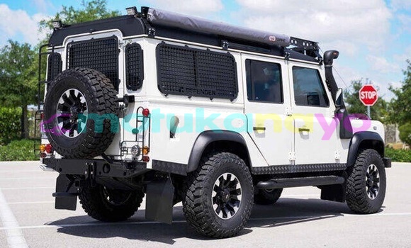 Buy Used Land Rover Defender White Car in Kinshasa in Kinshasa Buy Used Land Rover Defender White Car in Kinshasa in Kinshasa
