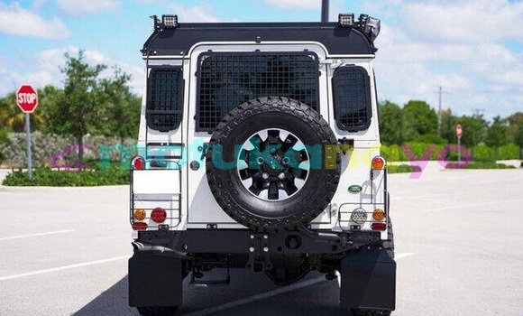 Buy Used Land Rover Defender White Car in Kinshasa in Kinshasa Buy Used Land Rover Defender White Car in Kinshasa in Kinshasa