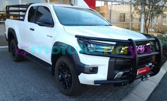 Buy Used Toyota Hilux White Car in Kinshasa in Kinshasa Buy Used Toyota Hilux White Car in Kinshasa in Kinshasa