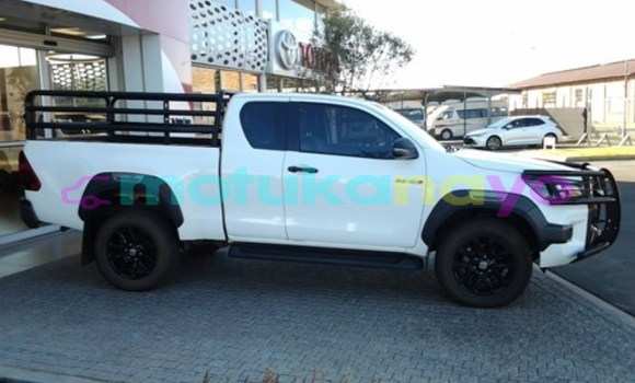Buy Used Toyota Hilux White Car in Kinshasa in Kinshasa Buy Used Toyota Hilux White Car in Kinshasa in Kinshasa