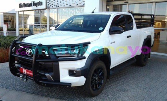 Buy Used Toyota Hilux White Car in Kinshasa in Kinshasa Buy Used Toyota Hilux White Car in Kinshasa in Kinshasa